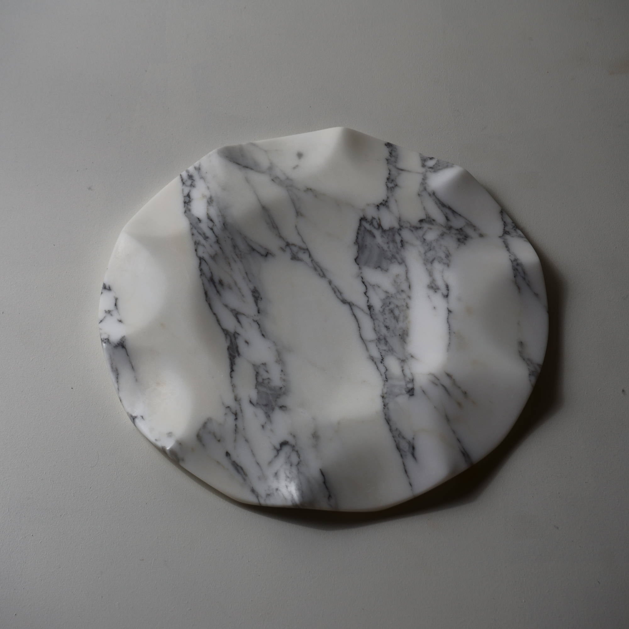 Fluid marble - Arabescato tray