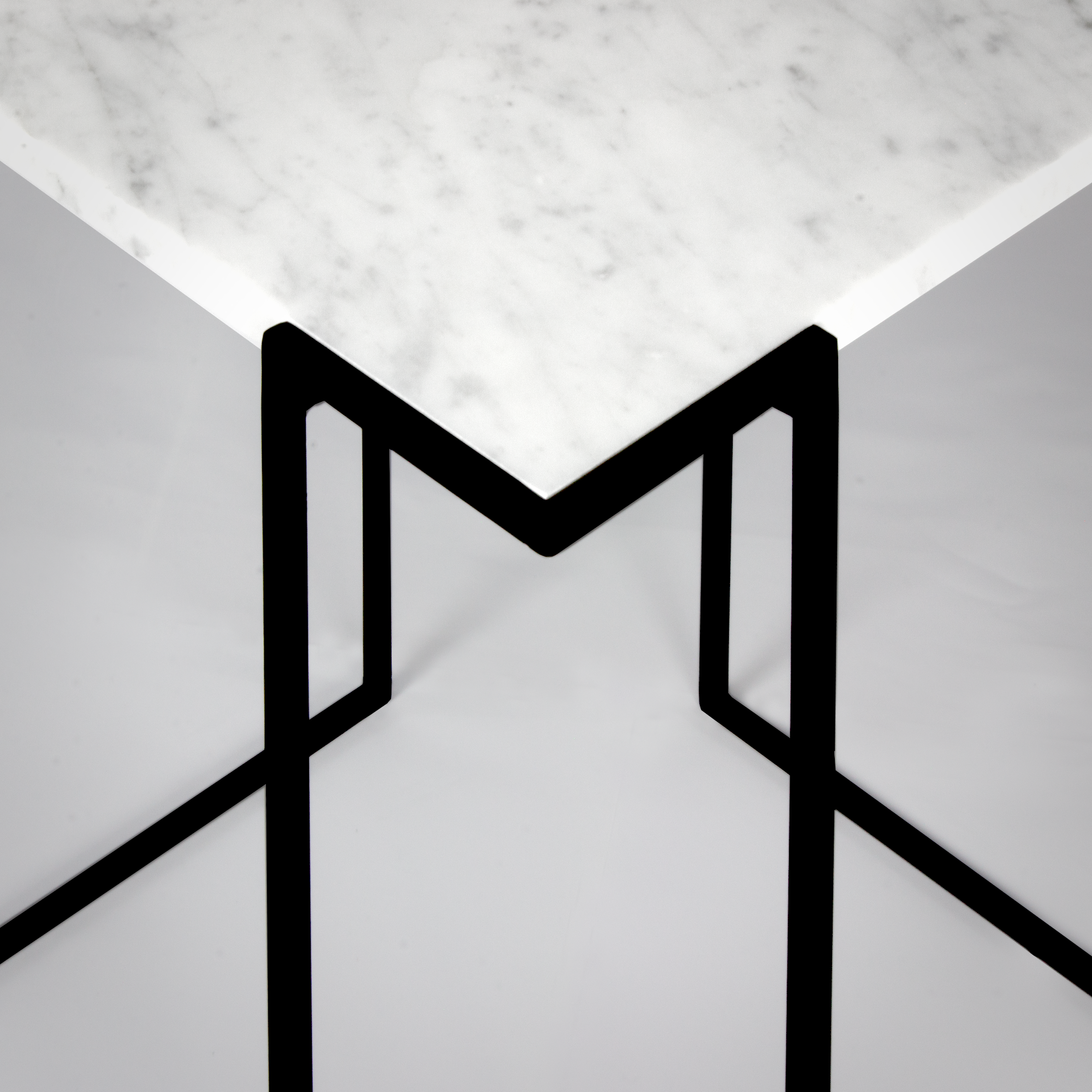 GravitY - Carrara marble Side table