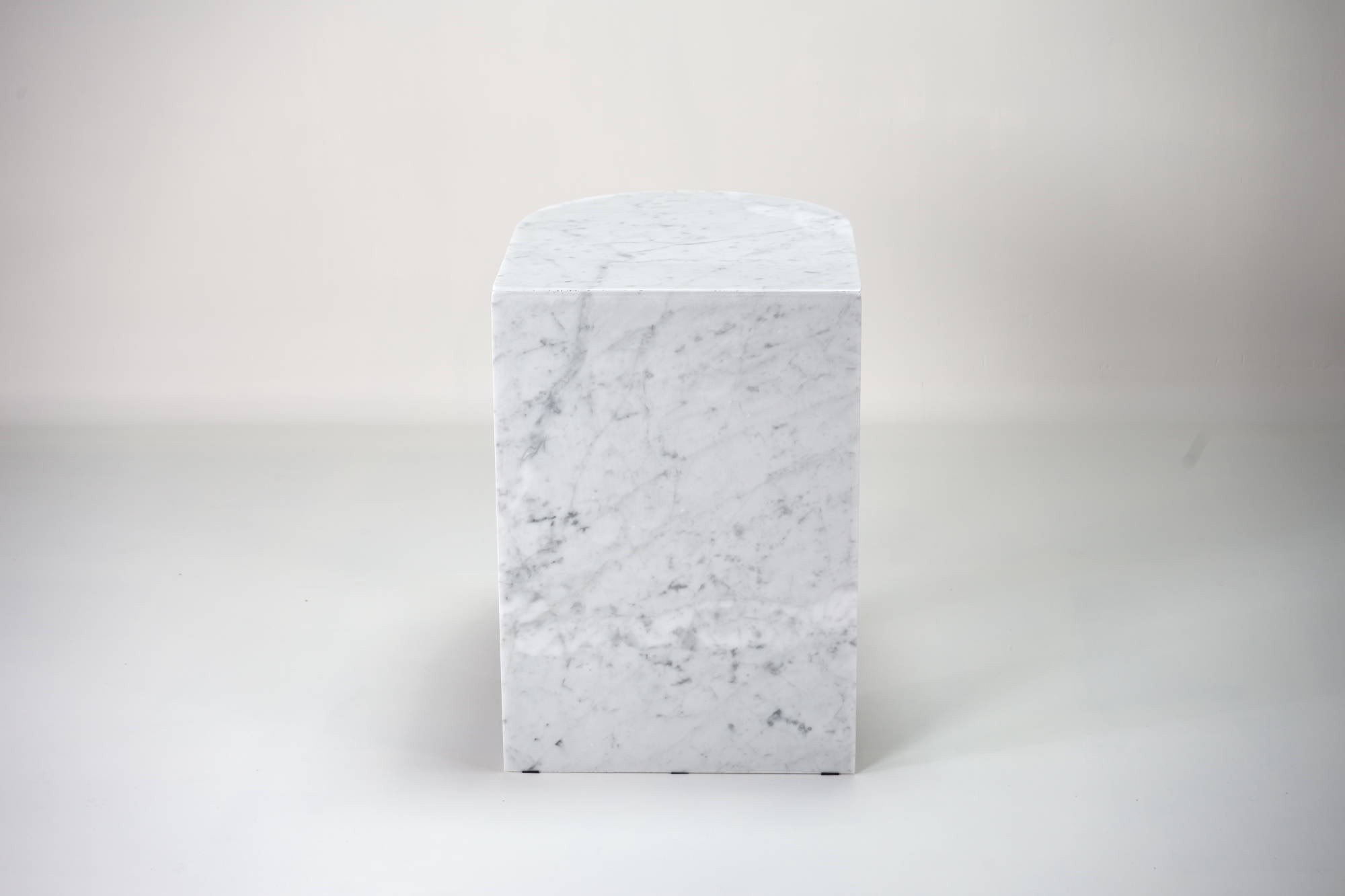 PianoForte - Carrara marble side table