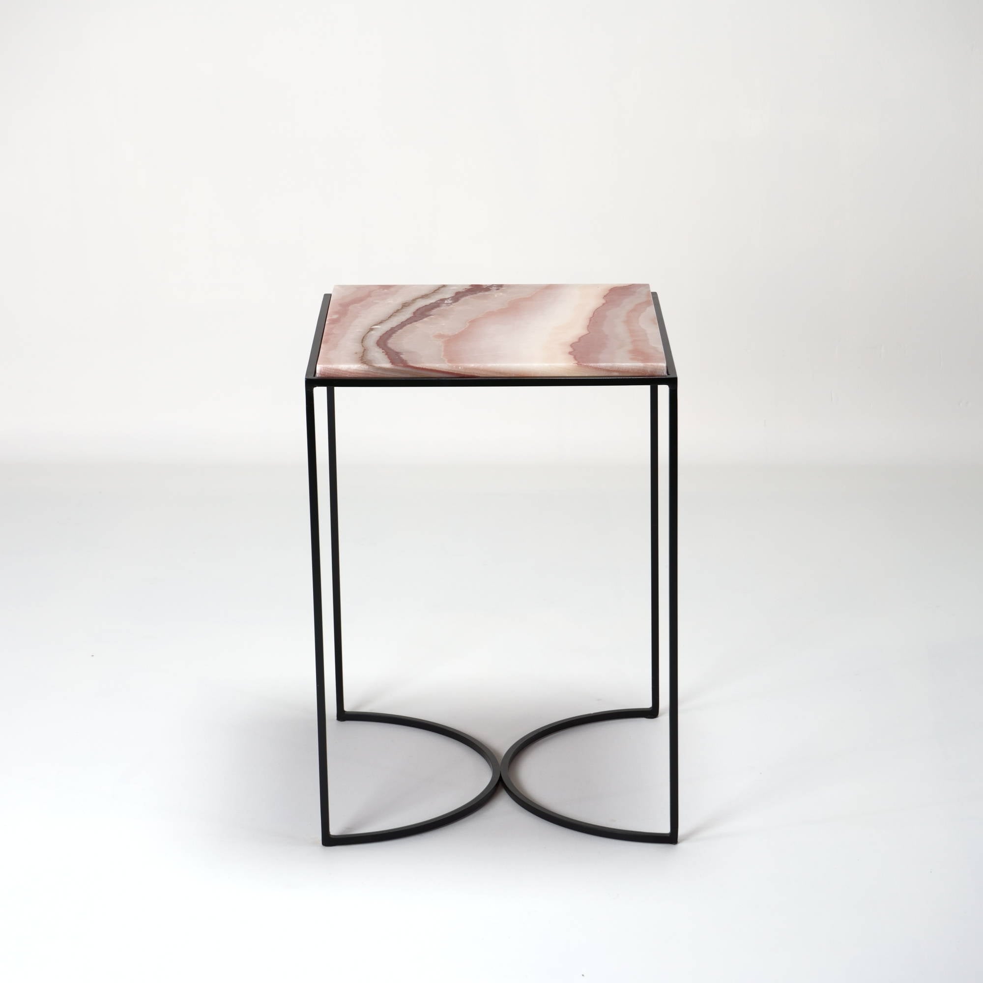 NaiveE - Pink onyx side table