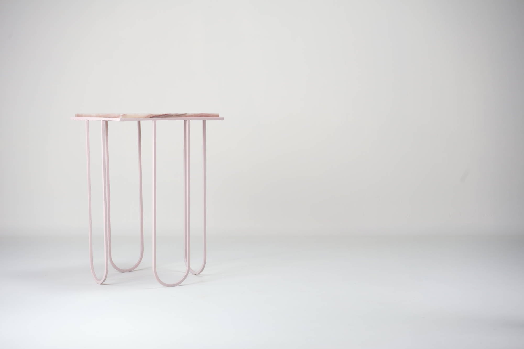 LoLa - Pink onyx side table